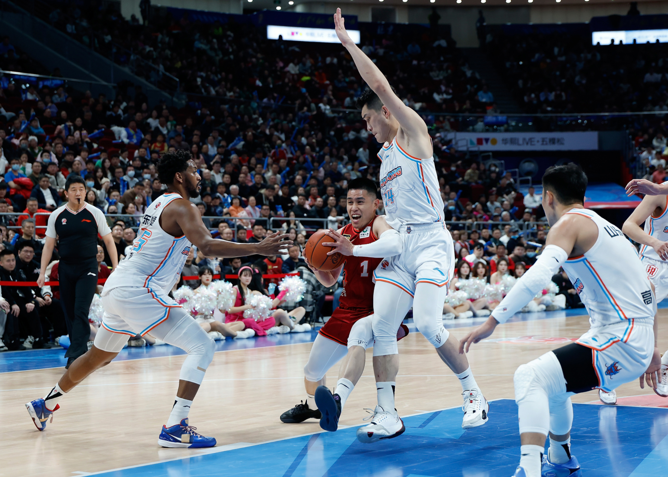 CBA常规赛集结日走向成谜；波特兰开拓者豪取连胜；话题不断；球队文化再被提及的简单介绍-爱游戏平台