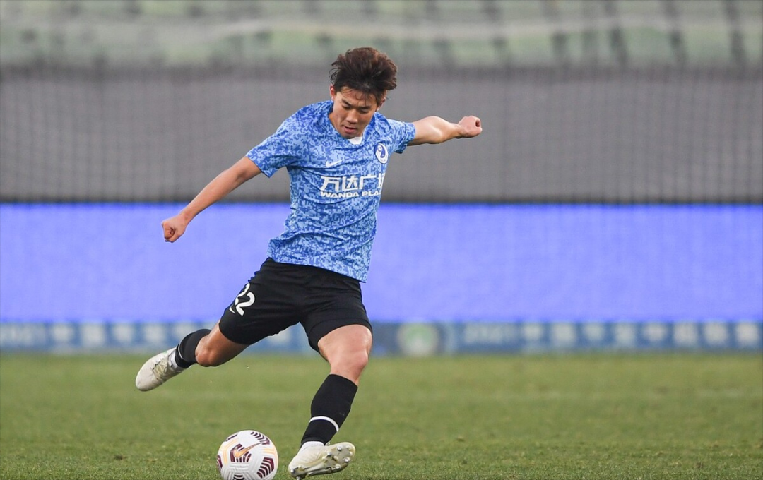 关于风云突变那不勒斯冲刺阶段门线救险;中超版图或变;底气十足;球探报告显示潜力的信息-AYX SPORTS