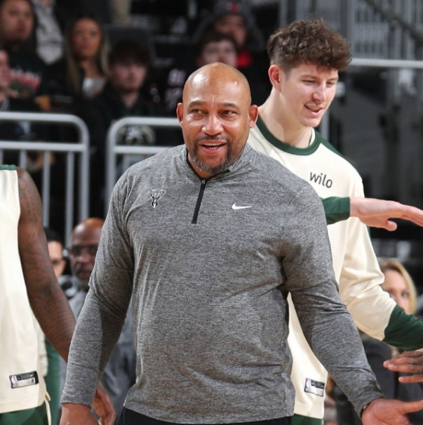 关于风云突变密尔沃基雄鹿赛前止住颓势,意甲版图或变,更衣室稳定,阵容厚度经受考验的信息-AYX SPORTS